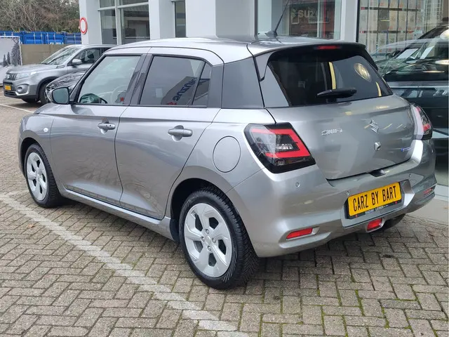 Suzuki Swift 1.2 SELECT SMART HYBRID Draadloze Carplay | Dodehoeksens. | Navi | Stoelverw.