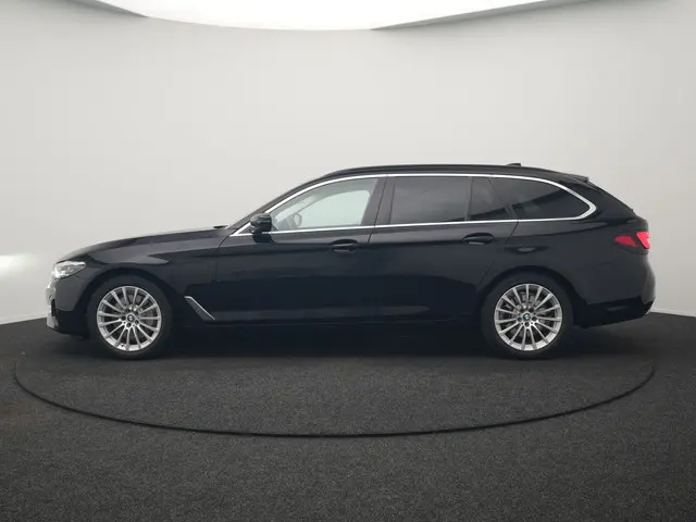 BMW 5-serie Touring 530e xDrive Plu In Hybrid Business Edition Plus 293pk Dealer O.H PHEV | Trekhaak...