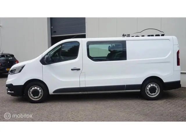 Renault Trafic bestel 2.0 dCi 110 T29 L2H1 DC Comfort Trekhaak 6 persoons