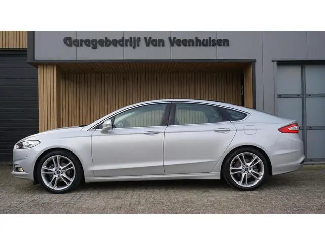 Ford Mondeo 1.5 160pk Titanium Pano.Dak Keyless Navi 19inch LM Stoel&Stuurwiel V.W. *NL auto* 110606...