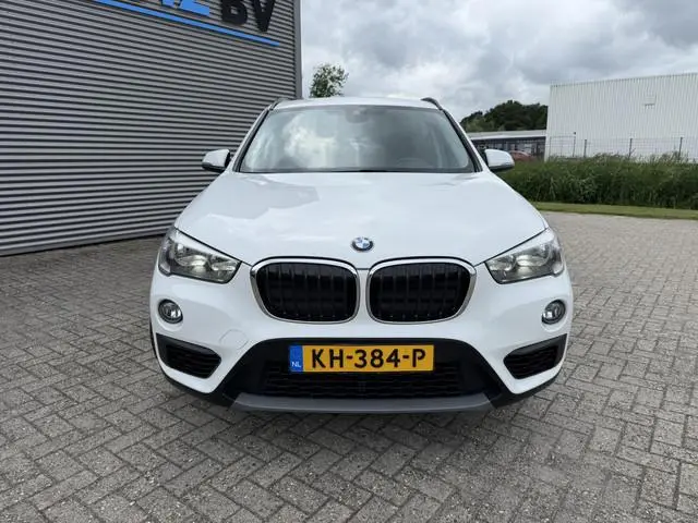 BMW X1 sDrive18i Advantage Navigatie Stoelverwarming Climate Control PDC Cruise Control