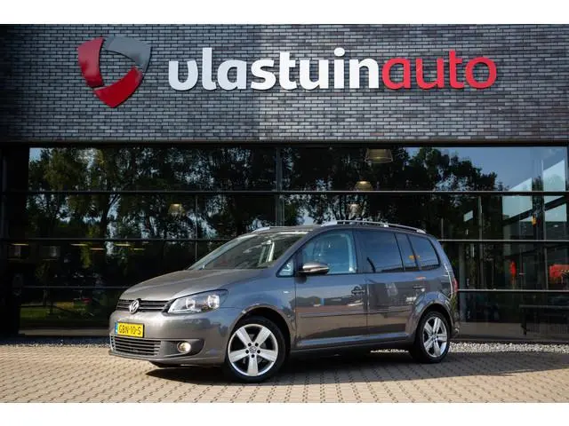 Volkswagen Touran 1.2 TSI Highline BlueMotion , Panoramadak, Trekhaak, Cruise control, Achteruitrijc...