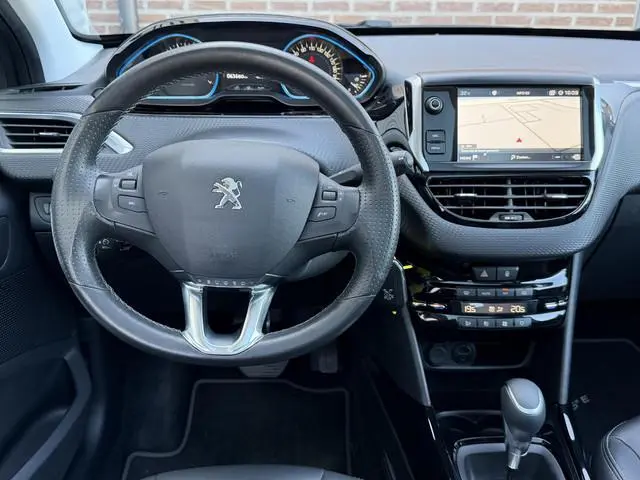 Peugeot 2008 1.2 PureTech Allure 2e Eigenaar|Navi|Pano|D-riem vv in 2024|Carplay|Clima|Cruise|APK to...