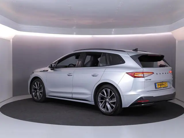 Skoda Enyaq iV 60 Sportline 180pk | SOH 94,05% | Navigatie | Parkeercamera | Stoelverwarming | Adapt...