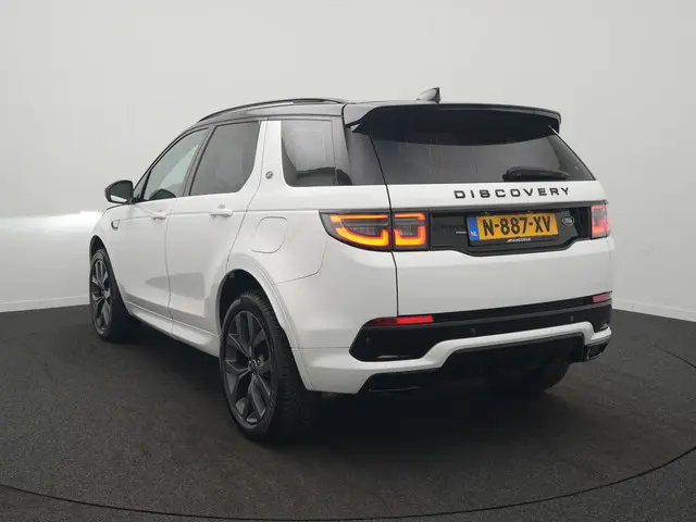 Land Rover Discovery Sport P300e 1.5 R-Dynamic HSE - RIJKLAARPRIJS - Plug In Hybride - All Seasonbanden - Elektrisch Glazen Panoramadak