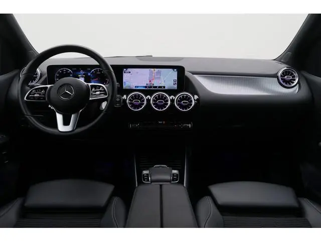 Mercedes-Benz B-klasse 220 Launch Edition Premium Sfeerverlichting, Camera, Keyless, Apple Carplay,...