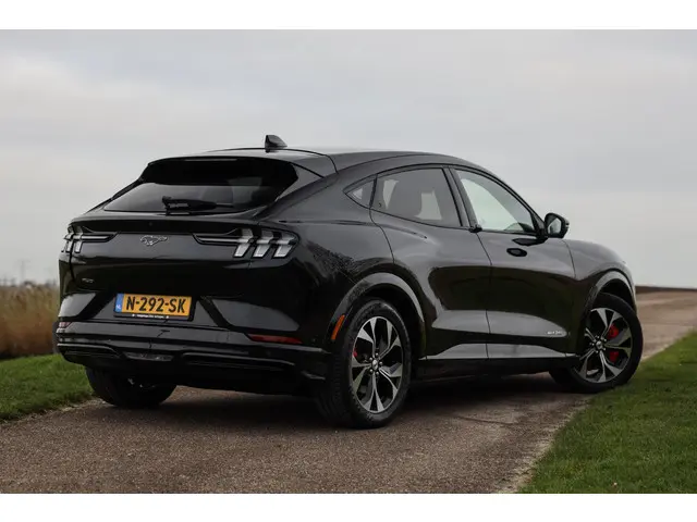 Ford Mustang Mach-E AWD ✅ Pano ✅ 360Cam ✅ B&O