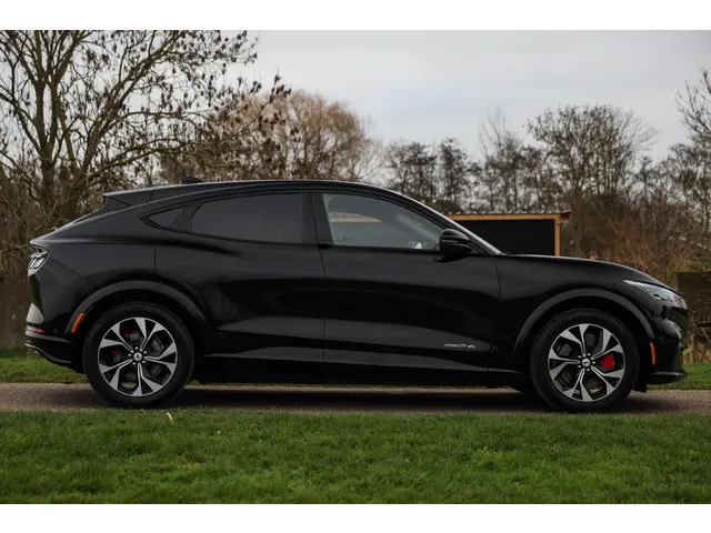 Ford Mustang Mach-E AWD ✅ Pano ✅ 360Cam ✅ B&O