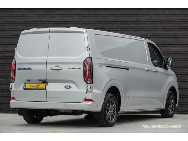 Ford E-Transit Custom L2H1 218Pk Aut. | Elektrisch | Limited 340 | 2xSchuifdeur | 360° Camera | 17''...