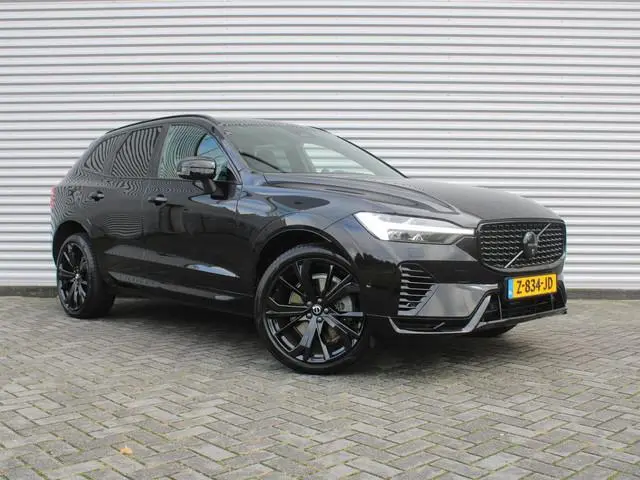 Volvo XC60 2.0 T8 Plug-in hybrid AWD Ultimate Black Edition | Trekhaak elektr. | Luchtvering | Schui...