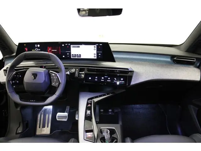 Peugeot e-3008