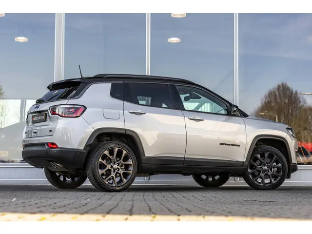 Jeep Compass 4xe 240 Plug-in Hybrid Electric S | Pano | Alpine Sound