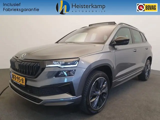 ŠKODA Karoq 1.5 TSI ACT 150pk DSG/AUT Sportline Business Panoramadak, Wegklapbare Trekhaak, Camera
