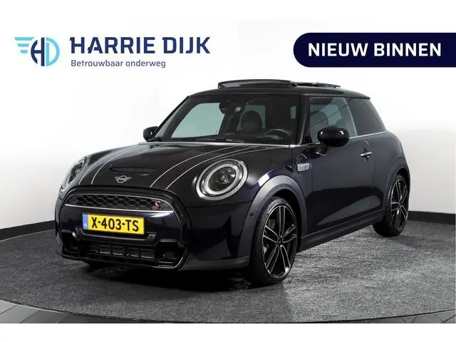 MINI 3-Deurs 2.0 Cooper S | S/K-Panodak | Dig. Cockpit | Stoelverw. | PDC | Camera | NAV + App. Conn...