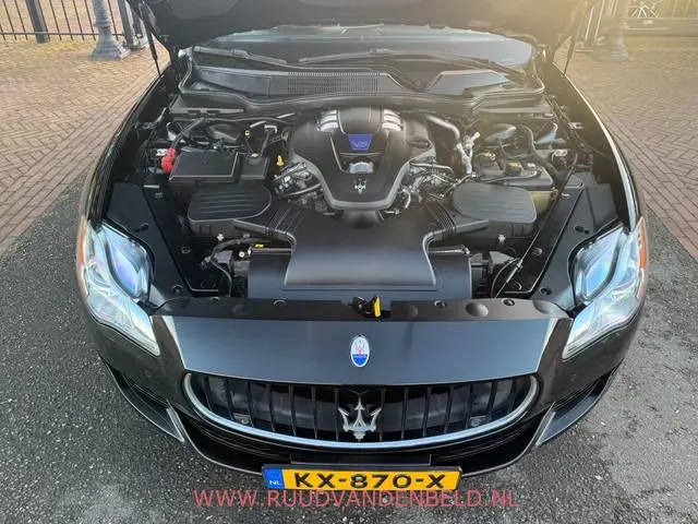 Maserati Quattroporte