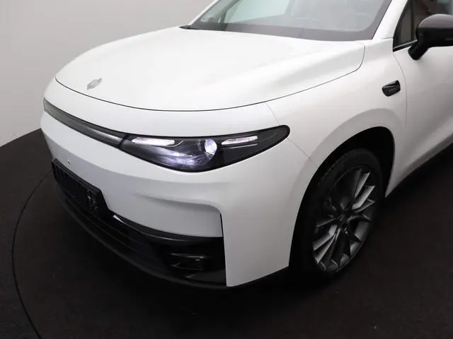 Leapmotor C10