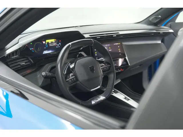 Peugeot 308 1.6 HYbrid 225 GT Pack Business | Trekhaak | 360 Camera | Adaptieve Cruise Control | Mas...