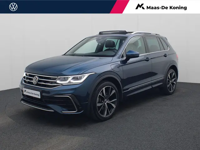 Volkswagen Tiguan 1.4TSIeHybrid 180kW/245PK R-Line DSG · Leder · Panoramadak · Trekhaak · Stoelverwa...