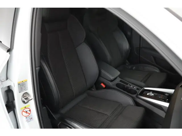 Audi A3 Limousine 35 TFSI 150pk S-Tronic S Edition B&O Keyless Navigatie LED Adaptive cruise Carplay