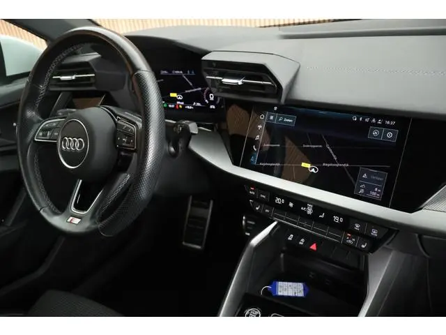 Audi A3 Limousine 35 TFSI 150pk S-Tronic S Edition B&O Keyless Navigatie LED Adaptive cruise Carplay
