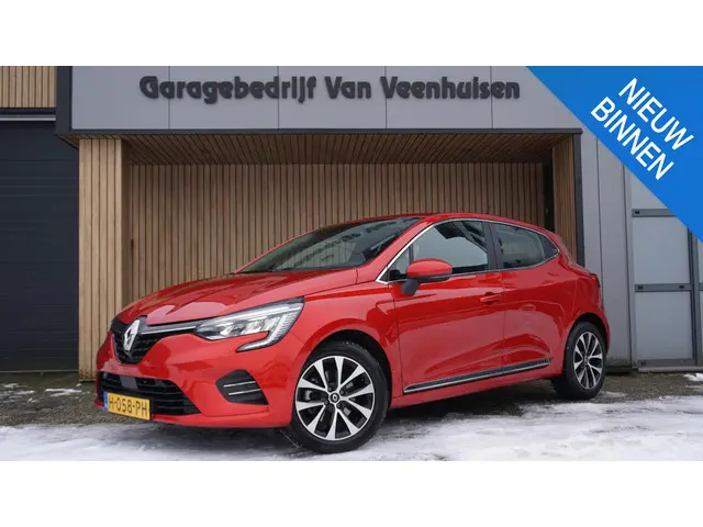 Renault Clio 1.3 131PK TCe Automaat Intens 5Drs LED Navi Stoelverwarming A-Camera 16inch LM *NL auto* 37609km!