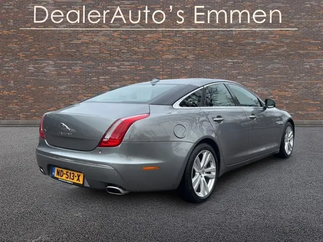 Jaguar XJ