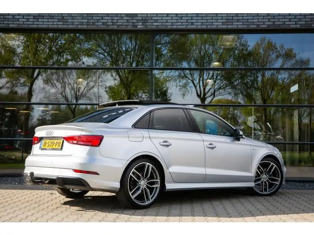 Audi A3 Limousine 35 TFSI CoD Advance S-line , Panoramadak, Virtual cockpit, Trekhaak, B&O