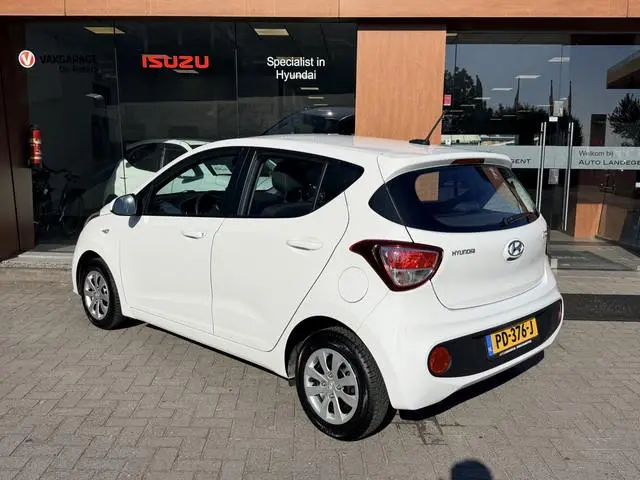 Hyundai i10 1.0i Go! 2017 | Carplay | NAV | Radio | Bluetooth | Climate control