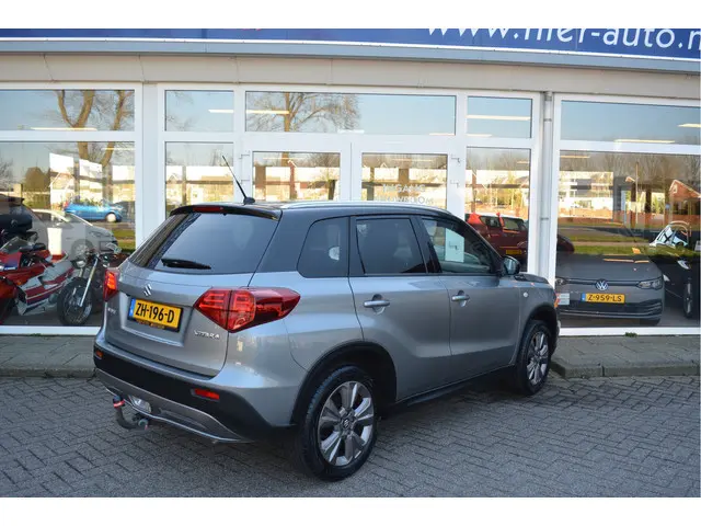 Suzuki Vitara 1.4 141PK Boosterjet Select ✅ Trekhaak ✅ Clima ✅ Navi ✅ Camera ✅