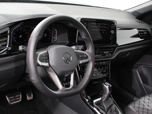 Volkswagen T-Roc 1.5 TSI DSG R-Line + Design pakket Black Automaat Panorama dak Navigatie Apple Carp...