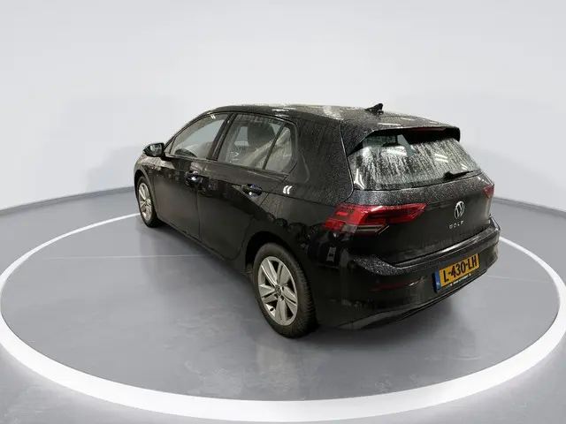 Volkswagen Golf 1.0 TSI 110pk Life · Apple/Android Car Play · P-Sensoren · Draadloos Opladen · DAB ·...