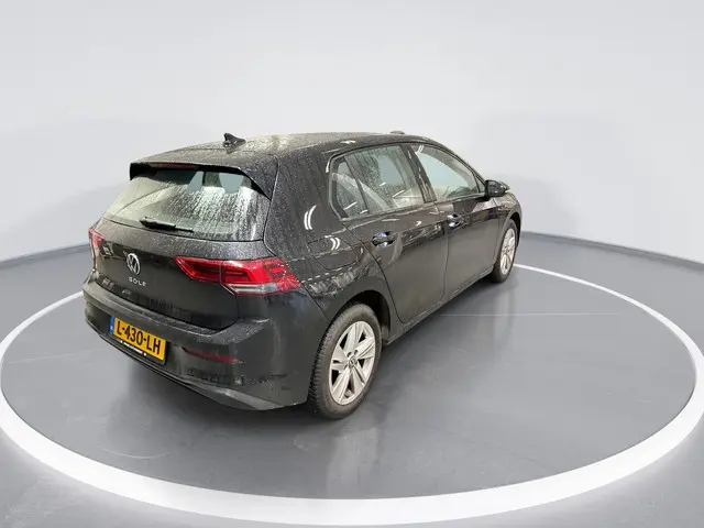 Volkswagen Golf 1.0 TSI 110pk Life · Apple/Android Car Play · P-Sensoren · Draadloos Opladen · DAB ·...