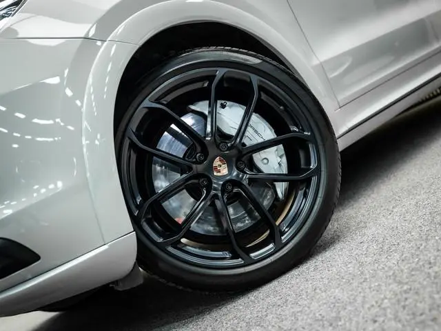 Porsche Cayenne 2.9 S Kreid grijze Cayenne S met Carbonpack, GT wielen, diamondbrakes unieke uitvoer...