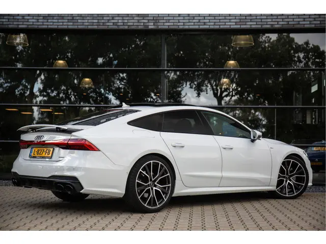 Audi A7 Sportback 55 TFSI quattro S Edition , 360-camera, S-line, Panoramadak, Ruitstiksel