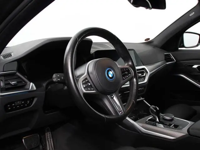 BMW 3-serie Touring 330e xDrive 292 PK 4WD M Sport Climate Control Stoel Stuurverwarming Full LED 18...