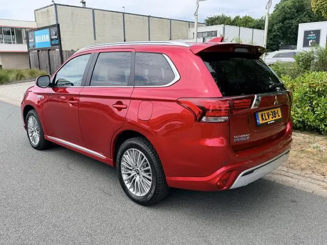 Mitsubishi Outlander 2.4 PHEV 239PK Navi•Leder•Camera