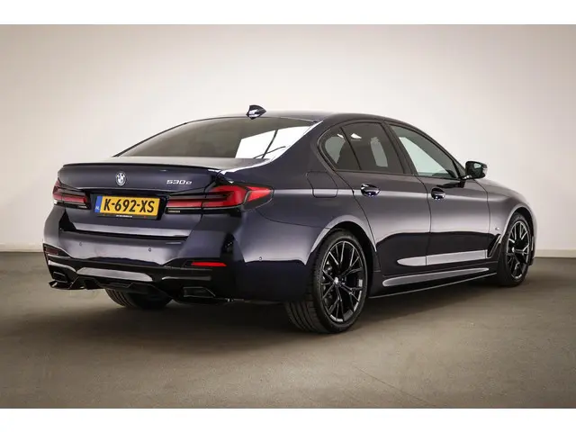 BMW 5-serie 530e M-Sport High Executive | SUPER SPORT STOELEN | LASER LED | SCHUIFDAK | 19"