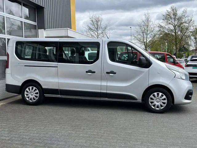 Renault Trafic Passenger 9-persoons 1.6 dCi Grand Authentique Energy BTW / BPM vrij marge Lengte 2 A...