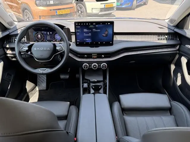 ŠKODA Superb 1.5 TSI PHEV  Laurin & Klement Panodak / Leder / led Matrix / HUD / Canton  enz enz