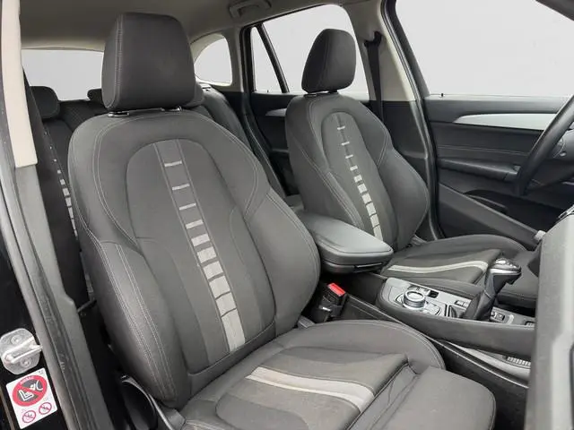 BMW X1 sDrive18i High Executive Aut- Lane Assist, Park Assist, Trekhaak, Xenon Led, Privacy Glass