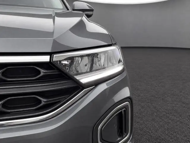 Volkswagen T-Roc 1.0 TSI 110pk Life · Trekhaak · Camera · Dodehoeksensoren · Adaptive Cruise Control...