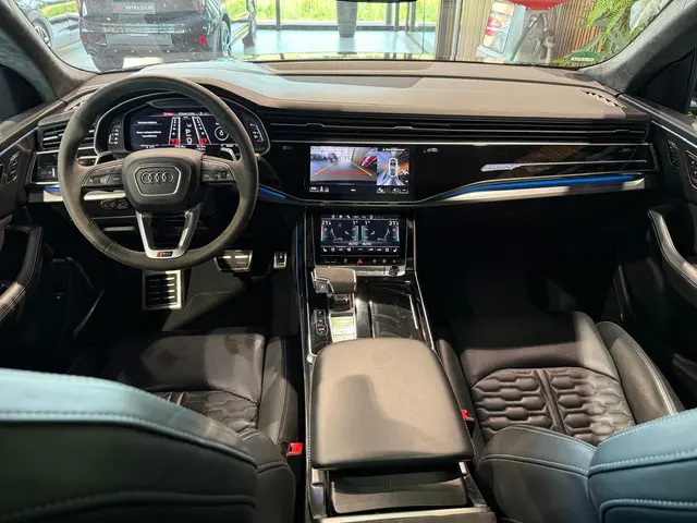 Audi RSQ8