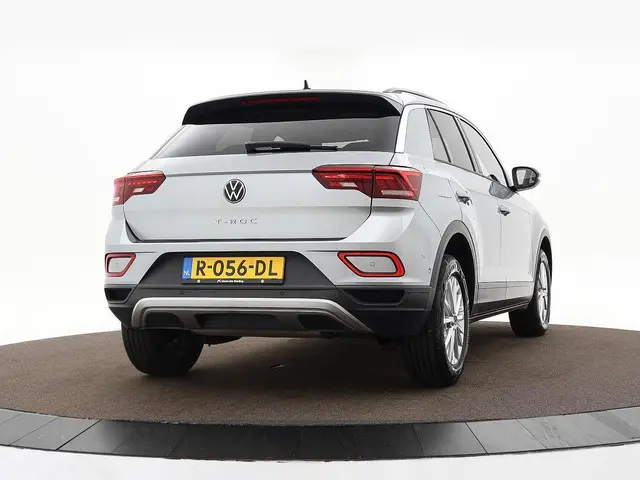 Volkswagen T-Roc 1.0 TSI 110pk Life · Camera · Apple/Android Car Play · P-Sensoren · Airco · Navigat...
