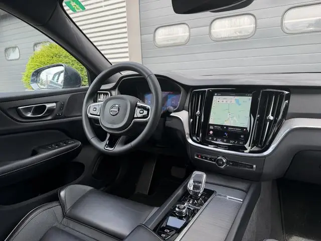 Volvo S60 2.0 B4 Plus Bright | Camera | Navigatie | 20 Inch Lichtmetalen Velgen | DAB | LED |