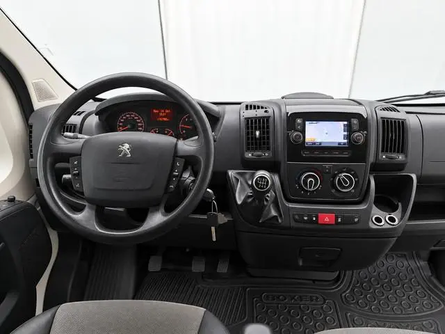 Peugeot Boxer 2.2 BlueHDi 165PK Premium L2H2 Trekhaak Navigatie Camera Airco Bluetooth Cruise Contro...
