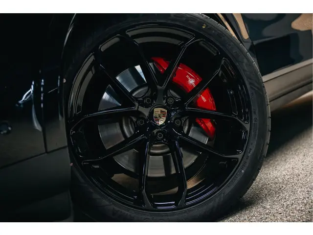 Porsche Cayenne Coupé 3.0 S E-Hybrid | Sport Chrono | Turbo GT wielen | Head-Up | Bose | Stoelverwarming |