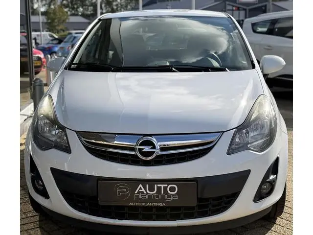 Opel Corsa 1.4-16V BlitZ 101PK | 2e Eigenaar | NL AUTO | NAP | Stoelverwarming | Stuurverwarming | C...