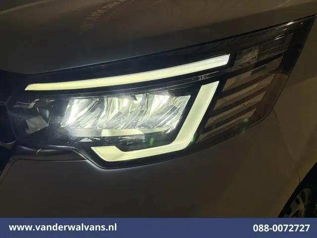 Renault Trafic 2.0 dCi 131pk L2H1 Euro6 Airco | LED | Cruisecontrol | 2500kg Trekhaak | Bijrijdersba...