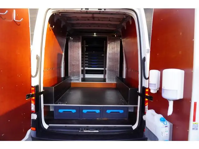Volkswagen Crafter 180pk Automaat L3H3/L2H2 2x Schuifdeur Apple Carplay Camera Navigatie Parkeersens...