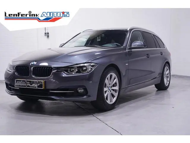 BMW 3-serie Touring 320i Corporate Lease High Executive NAP Leder Clima Sportstoelen